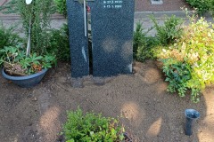 Clarholz, Doppelgrab Grabstein mit Edelstahlkreuz