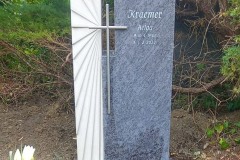 Hamm, Doppelgrab Grabstein mit Kreuz