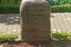 Sassenberg, Grabstein mit Kreuz