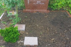 Werther, Grabstein mit Kreuz und Einfassung