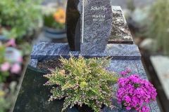 Bad-Sassendorf-Urnendoppelgrab-Orion-Black-Granit-Mattschliff