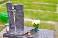 Beckum-Urnendoppelgrab-Orion-dark-Granit-poliert-Edelstahlkreuz