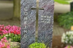 Hiltrup-Grabmal-in-Violet-Blue-Granit-poliert