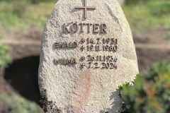 Ladbergen-Doppelgrab-Bronzeschrift-und-Kreuz-
