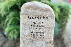 Ostbevern-Einzelgrab-Inschrift-in-Odenwaldquarz-gebrannt