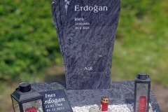 Paderborn-Einzelgrab-Violet-Blue-Granit-poliert-Ornament-Rose-vertieft-eingearbeitet