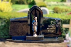 Sendenhorst-Doppelgrab-Black-Granit-poliert-Ornament-Kreuz-vertieft-Freistehende-Madonna-aus-Bronze