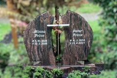Sieker-Friedhof-Doppelgrab-Aurora-poliert-
