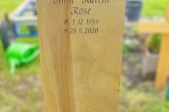 Stieghorst-Doppelgrab-Ibbenbuerener-Sandstein-geschliffen