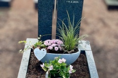 Westenholz-Grabmal-Steel-grey-Edelstahlkreuz