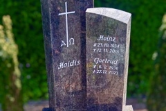 Wewer-Doppelgrab-Himalaya-Granit-poliert-Kreuz-mit-Alpha-und-Omega-eingearbeitet
