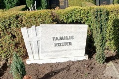 Füchtorf, Doppelgrab mit Marmorbreitstein