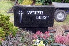 Impala Breitstein mit Kreuz und vertiefter schrift