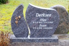 Ladbergen, Doppelgrab mit Breitstein, Bronzerose, Sockel und vertiefter Schrift