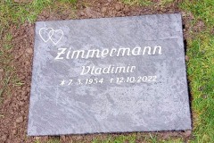 Sieker, Rasengrab mit Orionrasentafel, Herzornament und vertiefterschrift