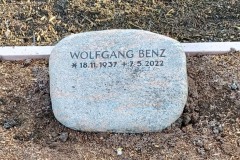 Werther, Barap Liegestein mit vertiefter schrift