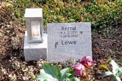 Wiedenbrück, Memoriamgarten Pultstein mit Laterne