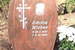grabstein_mit_portraitgravur_und_kreuz