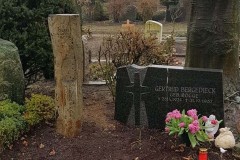 Grabstein_Basaltsäule
