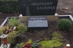 Münster_Mauritz, Grabstein liegend als Ergänzung
