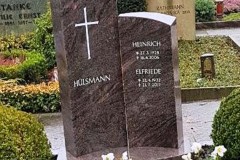 Oelde, Grabstein mit Kreuz, zweiteilig, Doppelgrab