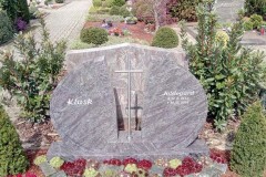 Glandorf, Grabstein zweiteilig mit Edelstahlkreuz