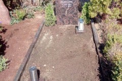 Hattingen, Grabstein mit Einfassung_Umrahmung