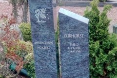 Stromberg, Grabstein zweiteilig mit Baumornament
