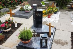 Höntrop_Wattenscheid, Urnengrabstein mit Einfassung und Teilabdeckung Material Orion und Black premium