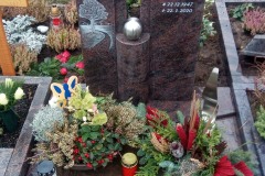 Sendenhorst Grabstein Urnengrab mit Gravur Laterne und Vase