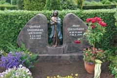 Beelen, Grabstein mit Madonna