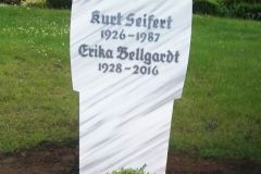 Gütersloh, Grabstein mit Nachbeschriftung, Bleischrift