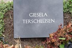 Gütersloh, Grabstein liegend Schrift eingearbeitet