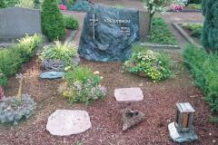 Vorhelm, Felsen mit Bronzeschrift