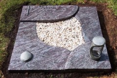 Hiltrup, Urnengrab, Urnenanlage, Abdeckplatte, Bronzeschrift