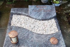 Lette, Urnenanlage, Grabstein, Teilabdeckung, Einfassung, Bronzeschrift