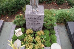 Oelde, Urnengrab, Urnenanlage, Einfassung, Urnenstein, Bronzeengel