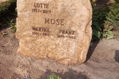 Ostbevern, Grabstein, Findling, Bronzeschrift