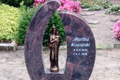 Rheda, Grabstein, Einzelstein, Bronzemadonna