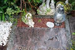 Neuenkirchen b. Rietberg Abdeckplatte mit Bronzeschrift und Bronzeornamenten
