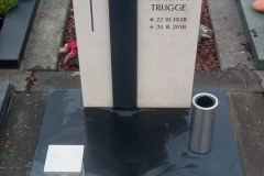 Geseke, Urnendoppelgrab mit Ornament, Laterne Vase