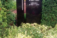 Freckenhorst, Doppelgrab mit Edelstahlkreuz