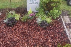 Stieghorst, Doppelgrab mit Ornament betende Hände und Spruch
