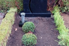 Bad Waldliesborn, Grabstein, Zweiteiler, Grableuchte