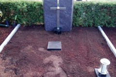 Dorsten, Grabstein, Zweiteiler, Stelen, Edelstahlkreuz, Grableuchte