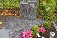 Herzebrock, Urnenanlage, Zweiteiler, Stelen, Abdeckplatte, Einfassung, pflegeleicht, Grableuchte