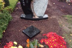 Verl, Denkmal, Zweeiteiler, Bronzeornament