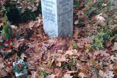 isselhorst_grabstein_saeule_marmor1