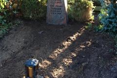 Einzelstein, Laterne auf Sockel