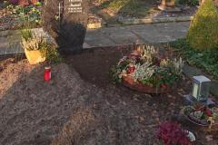 Ostenfelde, Zweiteiler, Grabstein, Edelstahlkreuz, Alulaterne